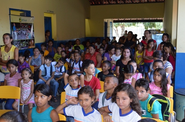 Prefeito Bernildo Val participa da abertura do ano letivo 2014 em Buriti dos Lopes - Imagem 6
