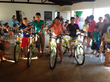 prefeito chico pereira Entrega bicicletas do programa pedala Piaui aos alunos do municipio da cidade - Imagem 17
