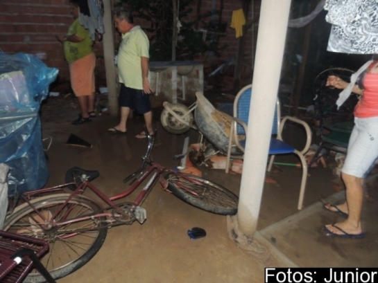 Caixa d´água desaba na cidade de Água Branca - Imagem 6