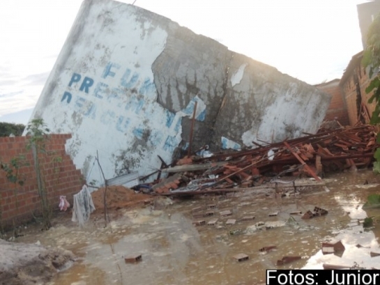 Caixa d´água desaba na cidade de Água Branca - Imagem 4