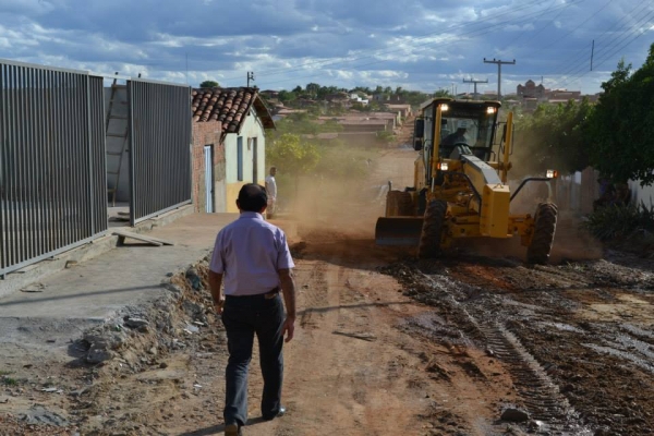 Prefeitura inicia terraplanagem de ruas e avenidas de Paulistana - Imagem 1