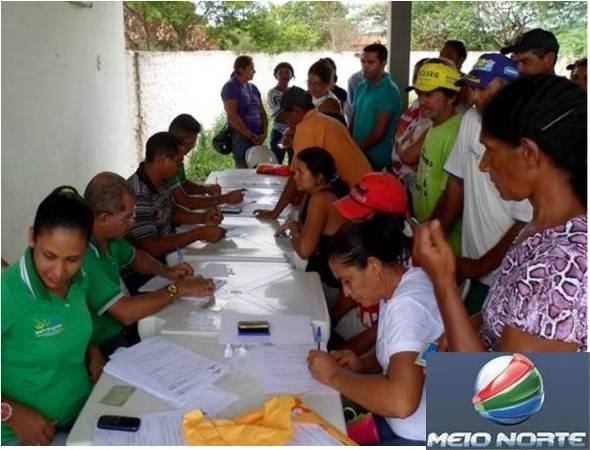 Administração Municipal distribui sementes para o Homem do Campo - Imagem 7