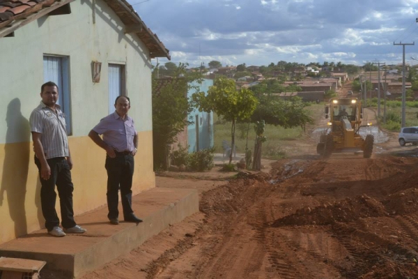 Prefeitura inicia terraplanagem de ruas e avenidas de Paulistana - Imagem 5