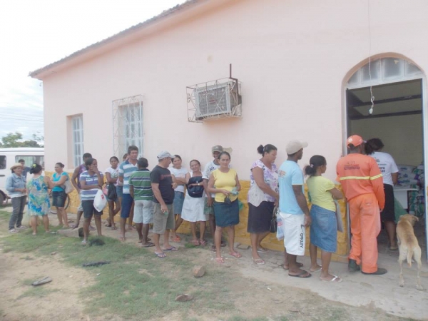 Prefeitura distribui sementes selecionadas para agricultores. - Imagem 17