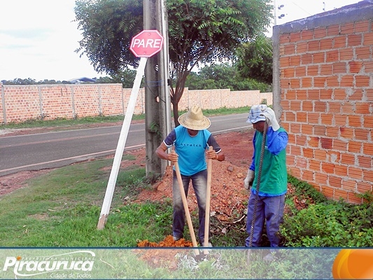 Prefeitura de Piracuruca inicia a sinalização de ruas e avenidas da cidade - Imagem 2