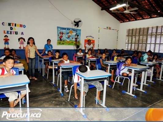 SEDUC libera 200 carteiras para unidades escolares do município de Piracuruca - Imagem 1