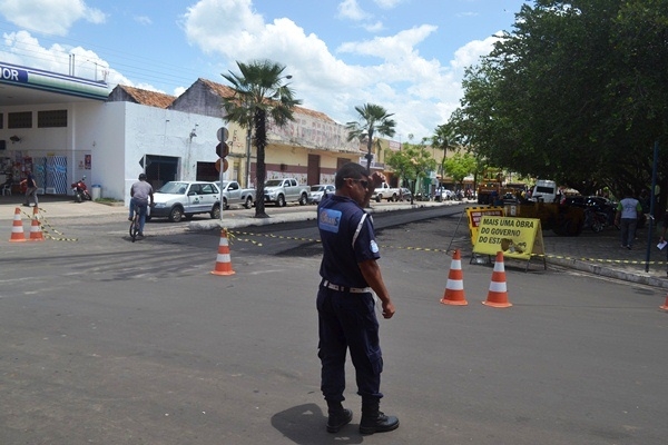 Concluído o asfalto da Avenida de Flores e agora é iniciado na Demerval Lobão - Imagem 3