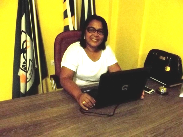 Prefeita discute metas para 2014 com assessores e secretários em Canavieira 