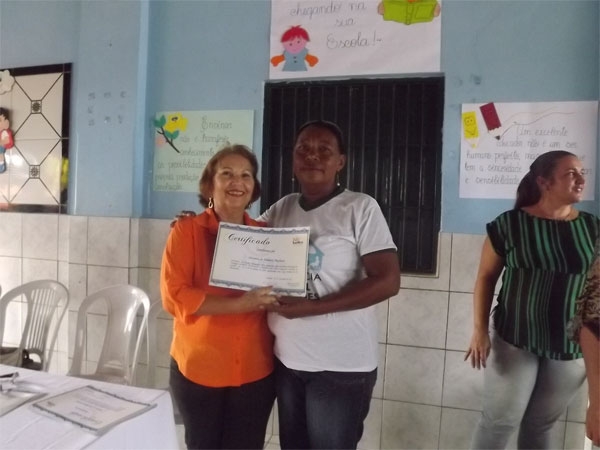 Professores de Caxingó recebem certificado de conclusão de semana pedagógica - Imagem 3