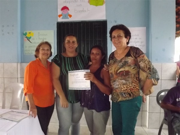 Professores de Caxingó recebem certificado de conclusão de semana pedagógica - Imagem 1