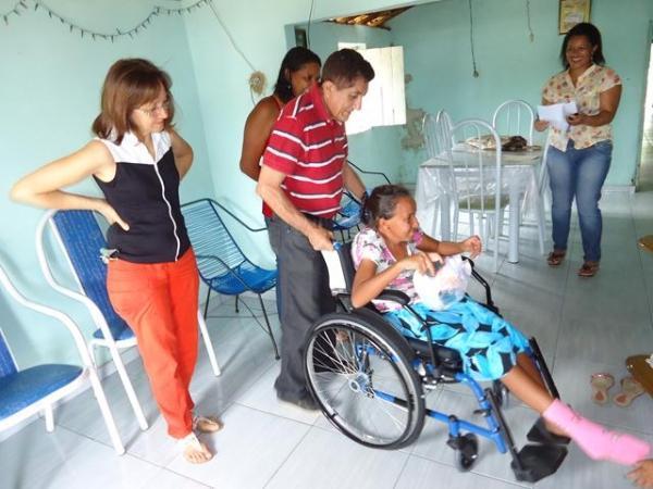 Prefeito Dr.Zé Maria faz entrega de Cadeiras de Rodas  - Imagem 21