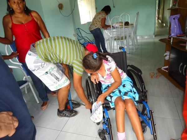 Prefeito Dr.Zé Maria faz entrega de Cadeiras de Rodas  - Imagem 18