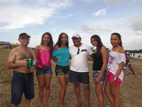 FOTOS: Primeiro dia de carnaval em Caxingó atrai centenas de foliões no Espraiado - Imagem 12