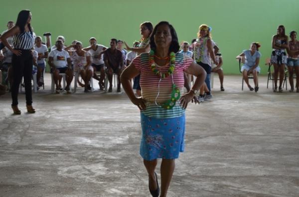Vera Mendes: Carnaval do idoso é comemorado com muita alegria. - Imagem 34