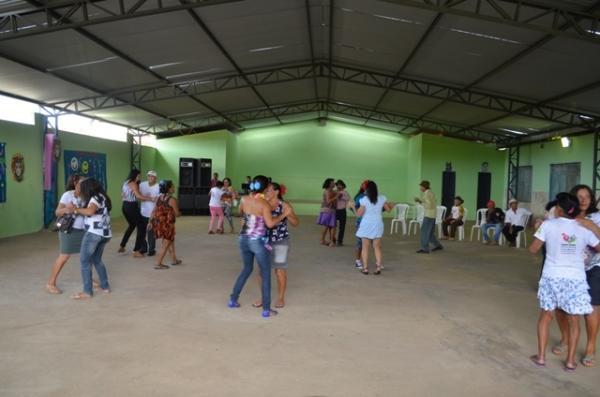 Vera Mendes: Carnaval do idoso é comemorado com muita alegria. - Imagem 39