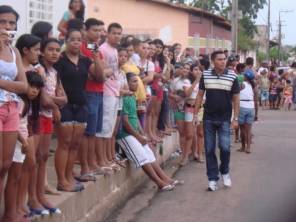 Carnaval de Altos começa com milhares de pessoas no corso 2014 - Imagem 1