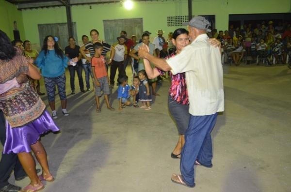 Vera Mendes: Carnaval do idoso é comemorado com muita alegria. - Imagem 8