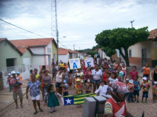 Carnaval da Creche Antonia Gomes Martins - Imagem 9