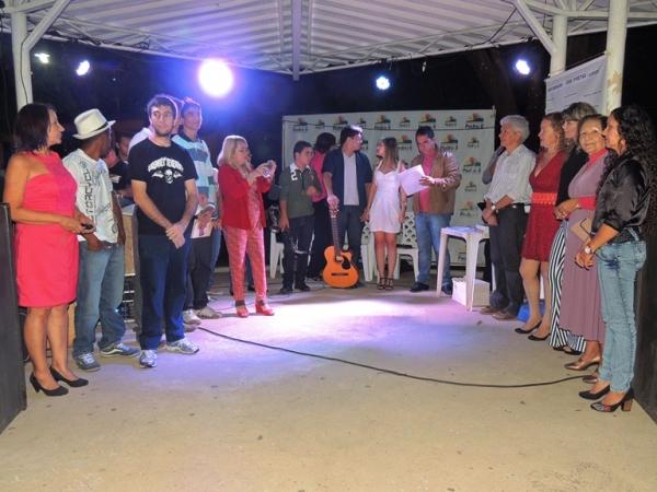 Sarau marca noite de homenagens às mulheres - Imagem 5