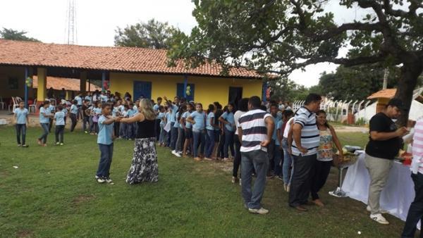 Prefeito Zé Henrique participa da comemoração aos 67 anos da Unidade Escolar Mariinha Andrade e Silva - Imagem 1