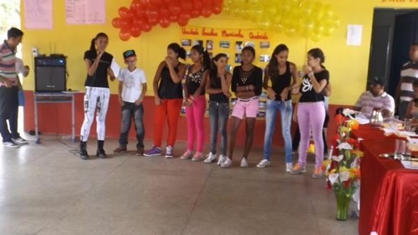 Prefeito Zé Henrique participa da comemoração aos 67 anos da Unidade Escolar Mariinha Andrade e Silva - Imagem 10