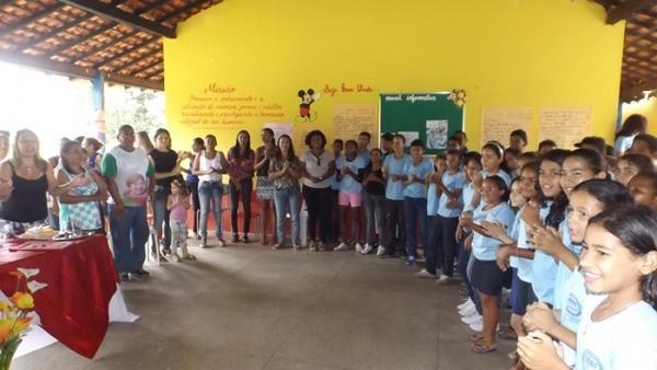 Prefeito Zé Henrique participa da comemoração aos 67 anos da Unidade Escolar Mariinha Andrade e Silva - Imagem 3
