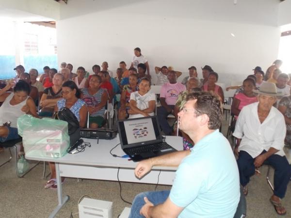 Equipe de saúde realiza palestra para hipertensos e diabéticos em Canavieira - Imagem 6
