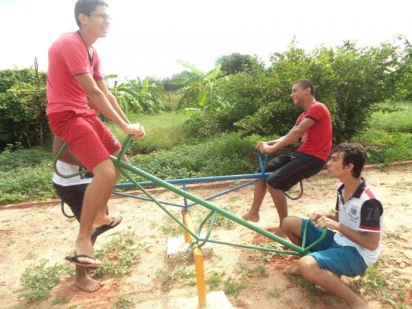 CRAS promove dia de lazer para os adolescentes do Pro - jovem no Sítio Guimarães - Imagem 6