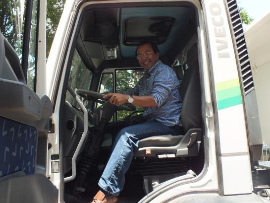 Prefeitura de Água Branca é contemplada com caçamba