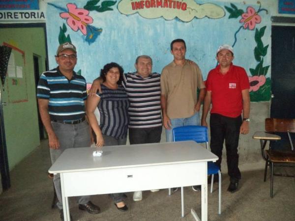 Estudantes de São Félix recebem bicicletas do “Pedala Piauí” das mãos do Prefeito Reginaldo - Imagem 4