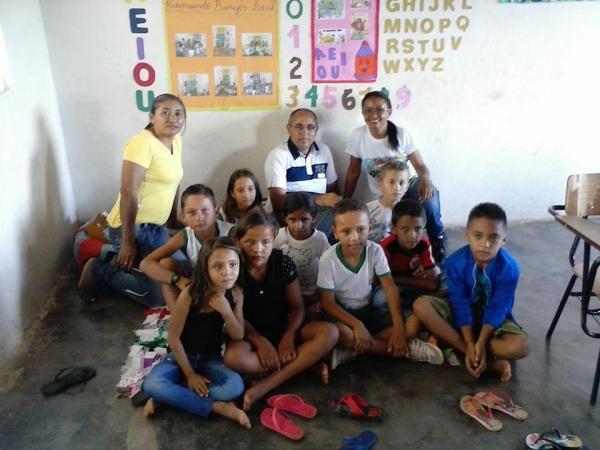 Secretaria de Educação entrega bicicletas aos alunos de localidades - Imagem 1