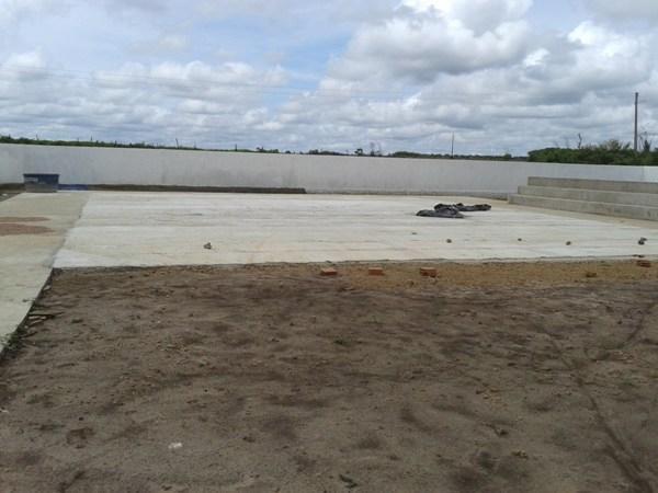 Prefeito e Secretario visitam obra da Quadra de Esporte no Baixão do Côco - Imagem 5