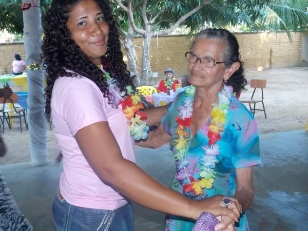 CRAS realiza festa para os idosos em Canavieira - Imagem 75