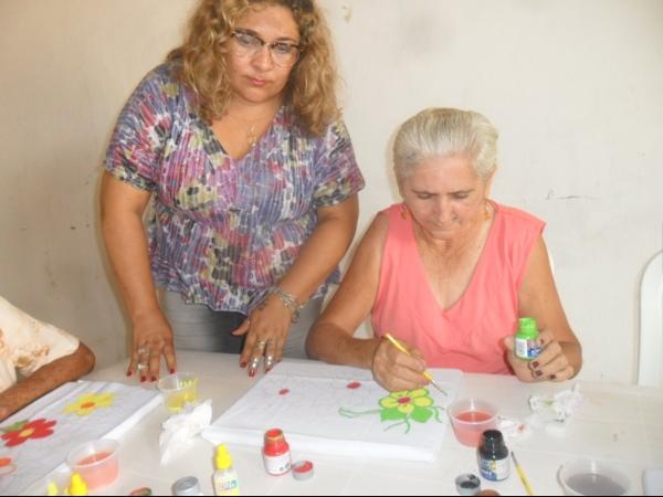 Idosos de Santo Inácio participaram de oficina de Pintura  - Imagem 8