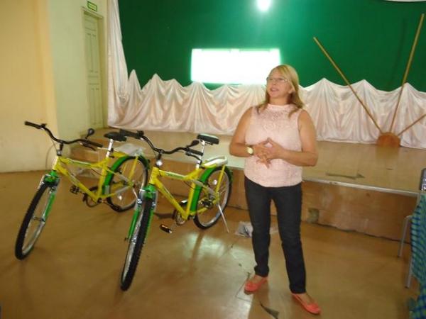 Prefeito Dr.Zé Maria faz entrega de Bicicletas aos Alunos do Interior - Imagem 53
