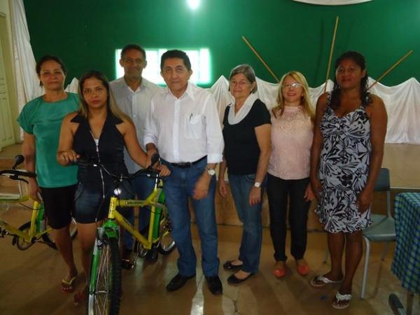 Prefeito Dr.Zé Maria faz entrega de Bicicletas aos Alunos do Interior - Imagem 33