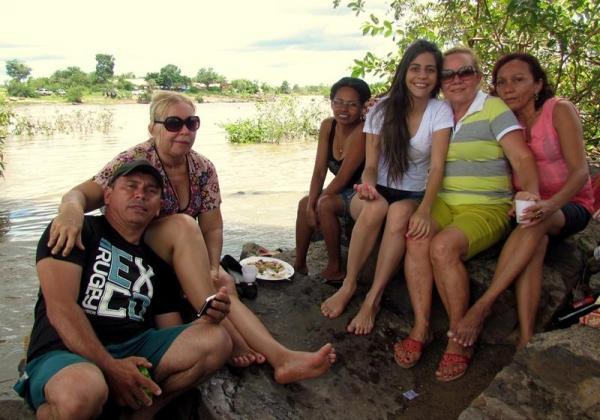 Milena Andrade comemorou aniversário em um domingo de sol e rio Longa - Imagem 6