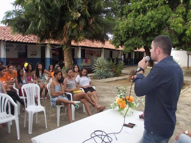 Turmas do Pronatec realizam desfile e exposição de produtos em Oeiras