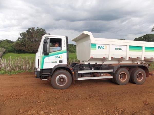 Prefeitura de Batalha recebe caminhão caçamba do Governo Federal - Imagem 1