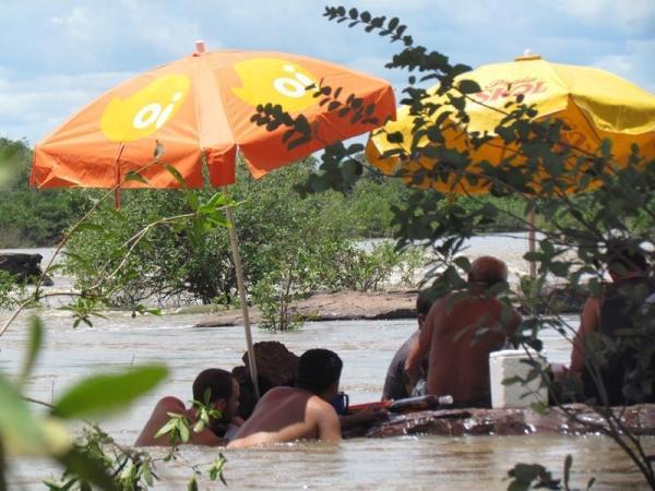 Milena Andrade comemorou aniversário em um domingo de sol e rio Longa - Imagem 9