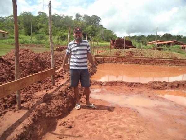 Prefeito Reginaldo do Simão da início a construção da Escola Municipal - Imagem 2