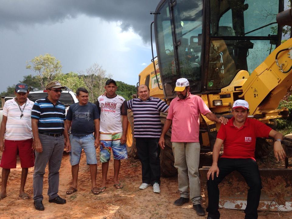 Prefeito Reginaldo constrói estrada de acesso a cachoeira de Santo Antônio
