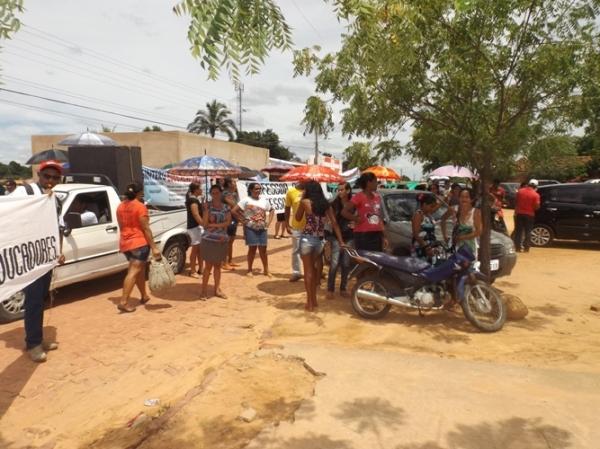 Greve dos servidores em educação do município completa 22 dias e supera 80% de adesão  - Imagem 3