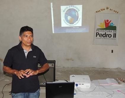 Equipe do Meio Ambiente faz palestra em comunidade rural