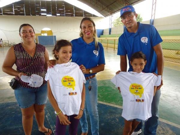 Programa 2 Tempo realiza distribuição de Camisetas - Imagem 5