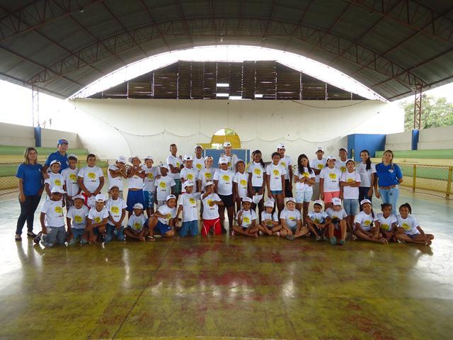 Programa 2 Tempo realiza distribuição de Camisetas