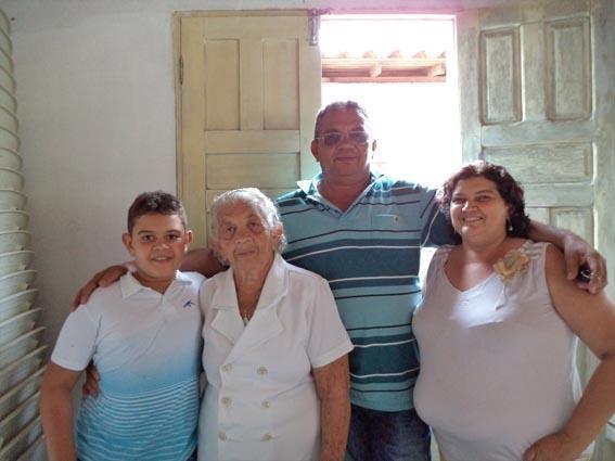 Maria da Cruz festeja 82 anos de pura jovialidade - Imagem 8