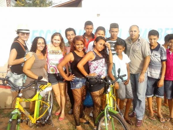  Secretaria de Educação entrega bicicletas aos alunos da rede municipal de ensino - Imagem 7