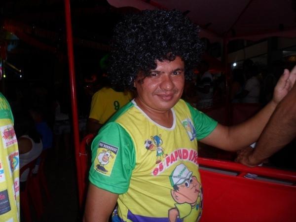 Carnaval 2014: Foliões lotaram a o corredor da folia primeira noite de carnaval - Imagem 19