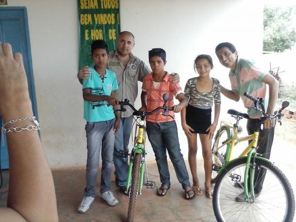  Secretaria de Educação entrega bicicletas aos alunos da rede municipal de ensino - Imagem 10